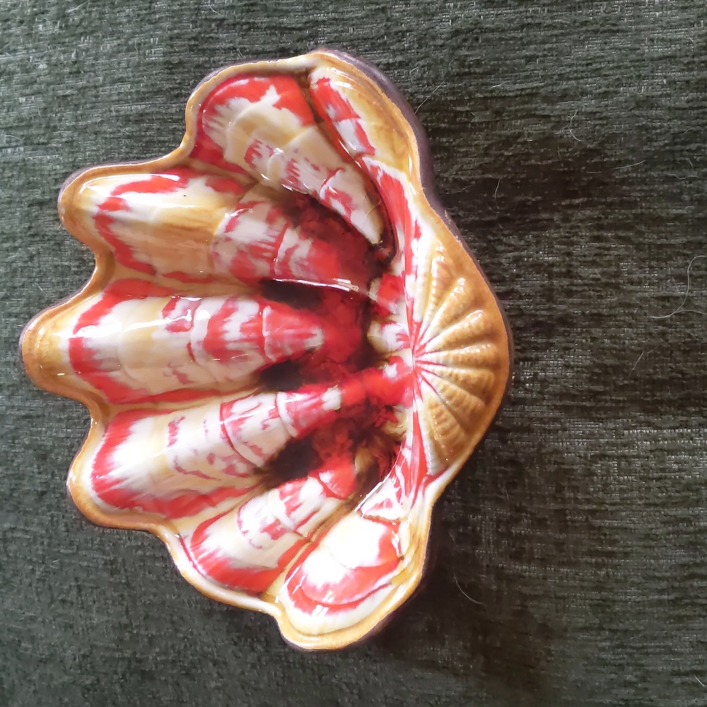 Vintage* TREASURE CRAFT half shell ashtray/ candy dish/trinket dish.